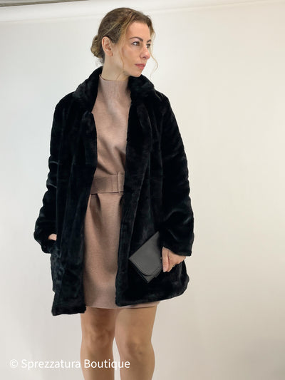 Black faux fur coat soft cozy winter fall chic long Modern smart causal female chic effortless outfit womens ladies gift elegant effortless clothing everyday stylish clothes apparel outfits chic winter fall autumn professional style women’s boutique trendy teacher office cute outfit boutique clothes fashion quality work from home neutral wardrobe essential basics dressy