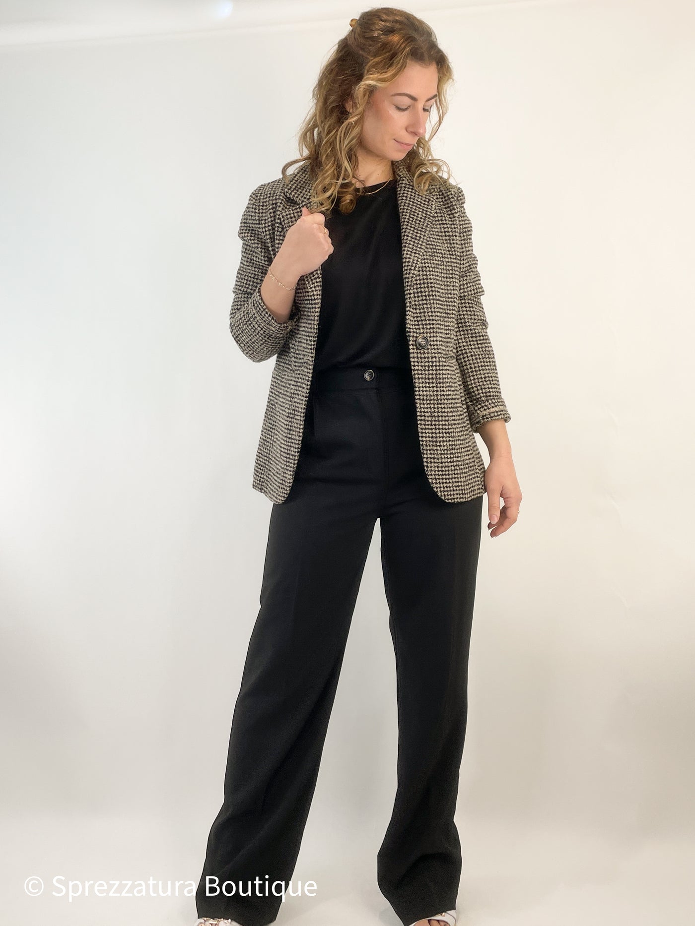 womens tweed neutral blazer brown black chic classic Modern smart causal female chic effortless outfit womens ladies gift elegant effortless clothing everyday stylish clothes apparel outfits chic winter fall autumn professional style women’s boutique trendy teacher office cute outfit boutique clothes fashion quality work from home neutral wardrobe essential basics lounge athleisure gift for her