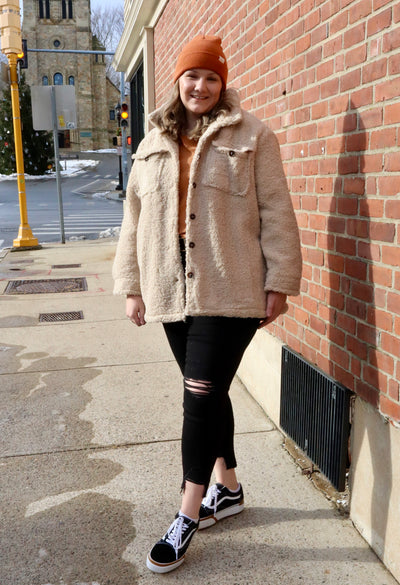Shepa shacket with buttons and pockets. Oversized fit for curvy sizes. Plus size jacket that is warm and stylish. 