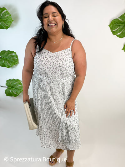 White curvy women's dress with flower print. Floral plus size dress with pleated skirt and spaghetti straps adjustable. Lined and high quality. Summer or spring dress.